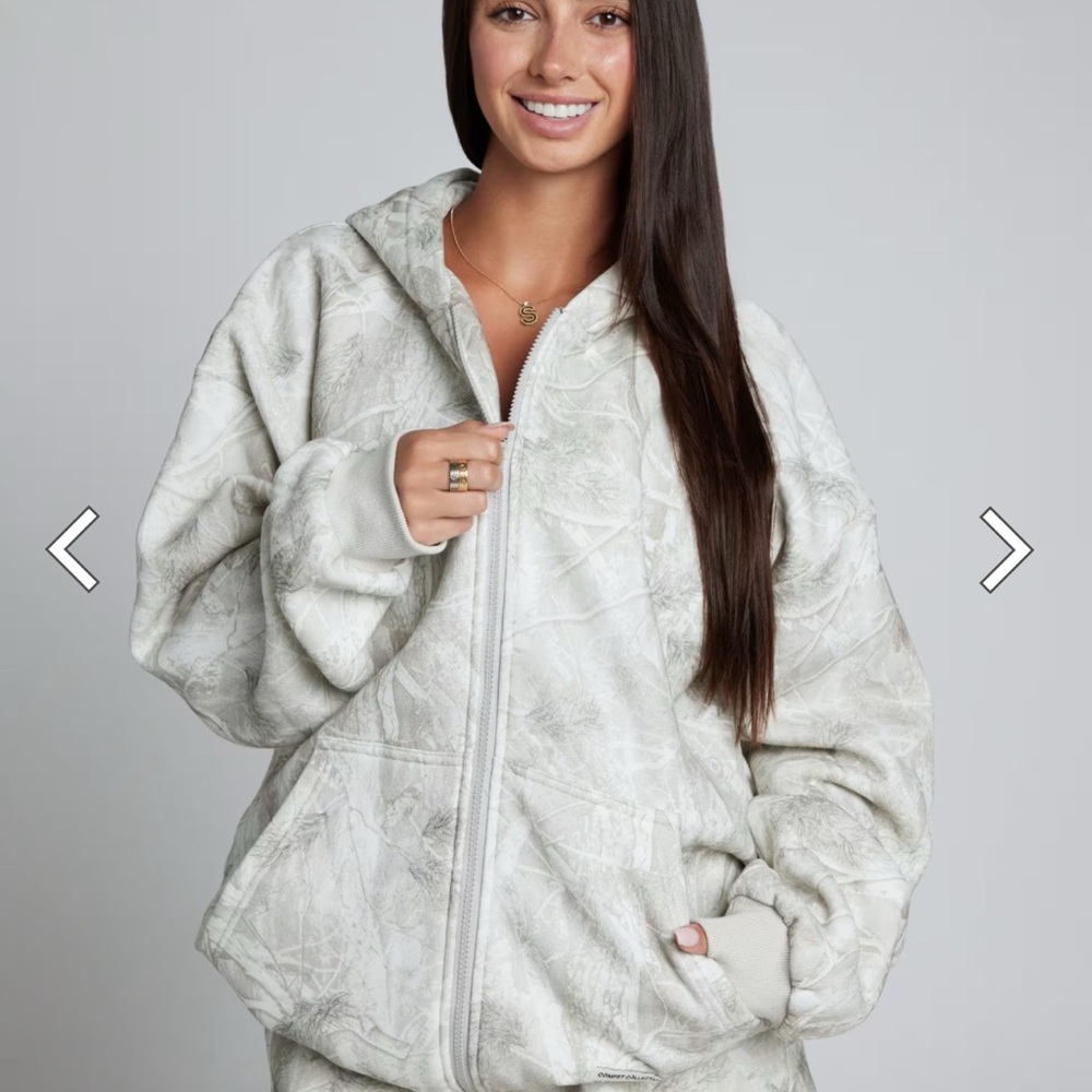 Women's Comfrt zip up hoodie and joggers set.Silver Birch camo. Beautiful.